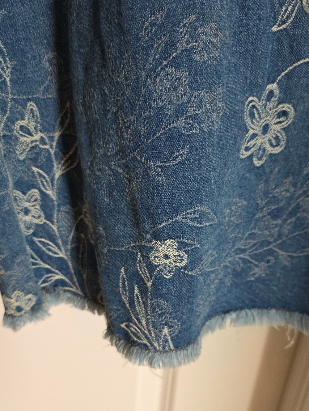 NWOT Oli & Hali XL Blue Floral Bloom Wide-Leg Embroidered Denim Jeans - Picture 5 of 12